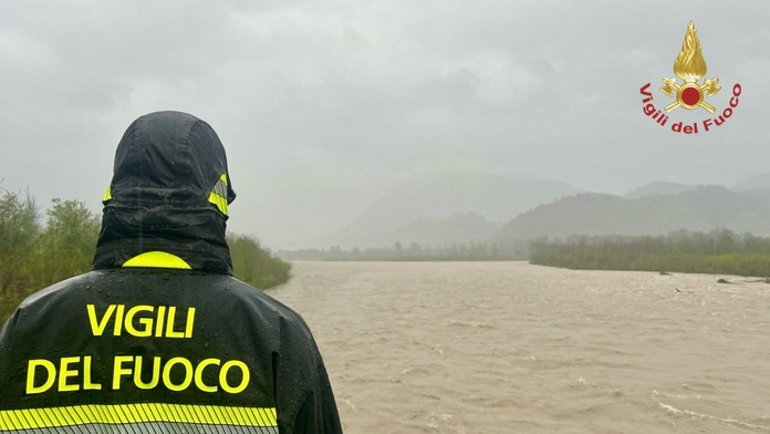FOTO+VIDEO: Rieky sa po búrkach vyliali z korýt. Severné Taliansko postihli záplavy a zosuvy pôdy