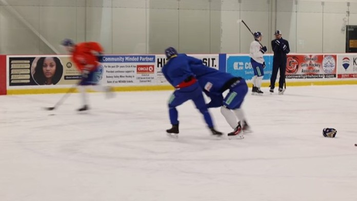 Cvičná bitka Luku Radivojeviča a Jakuba Chromiaka na tréningu