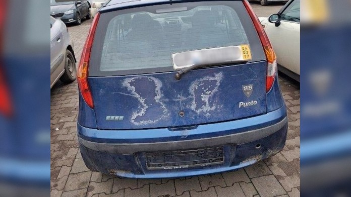 Jazdil s neplatným evidenčným číslom a bez vodičáku. 