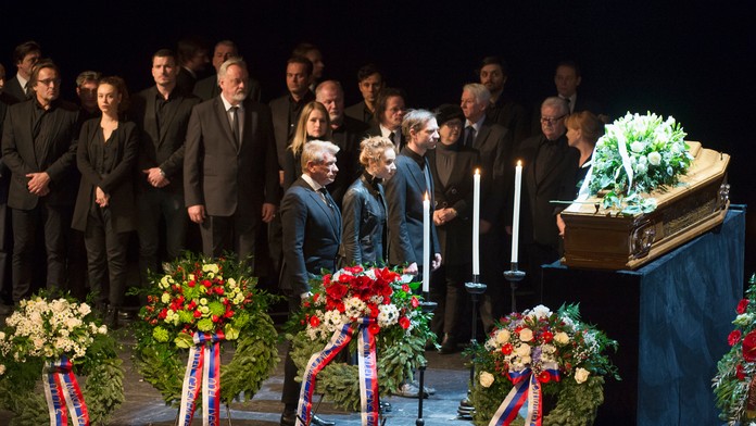 Posledná rozlúčka s hercom Mariánom Labudom.