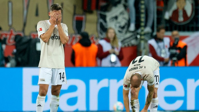 Prepadák v podaní lídra Bundesligy. Z trápiaceho sa Leverkusenu si odnáša päťgólový náklad