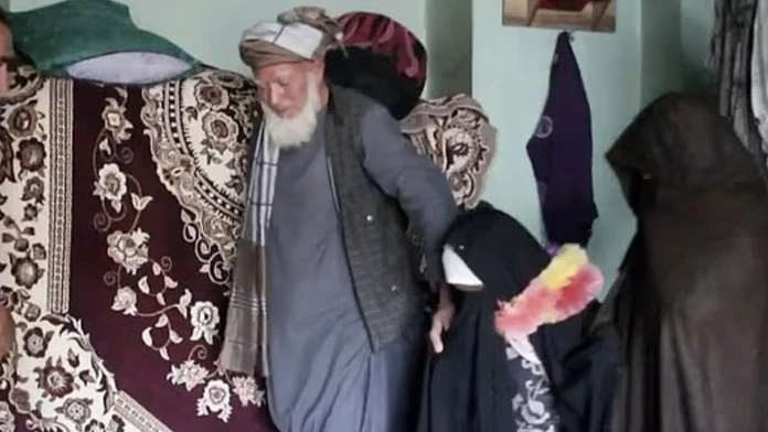 Hororová svadba, ktorá vydesila svet: Šesťročné dievča si vzal 45-ročný muž. Prípad znechutil aj obávaný Taliban