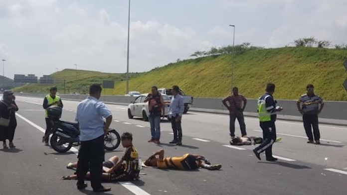 Dodávka vrazila do paracyklistických reprezentantov Malajzie.