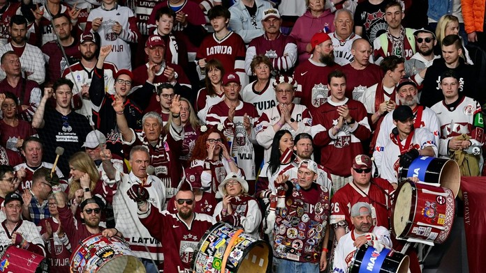 Spoznali sme štvrťfinálové dvojice na MS v hokeji. Lotyši v tabuľke preskočili Čechov a vyzvú Švédov