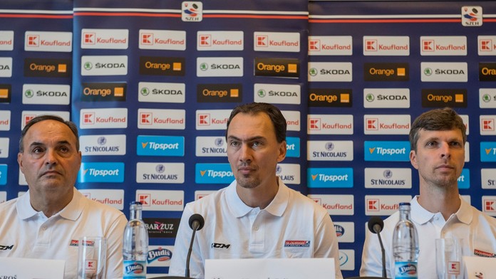 Tlačová konferencia generálneho manažéra slovenskej hokejovej reprezentácie Miroslava Šatana a reprezentačných trénerov.