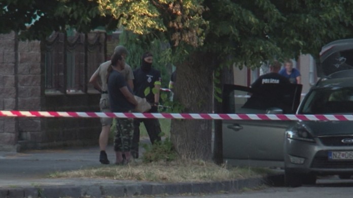 Množstvo zbraní zaplnilo dve autá