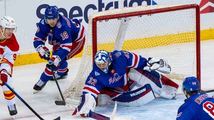 VIDEO: Brankár New Yorku Rangers predstihol Lundqvista. Slovákom sa nedarilo, Pospíšil sa vrátil