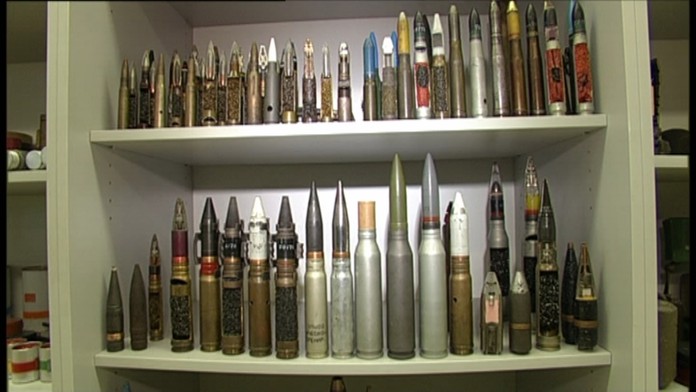 V sklade chýba munícia.