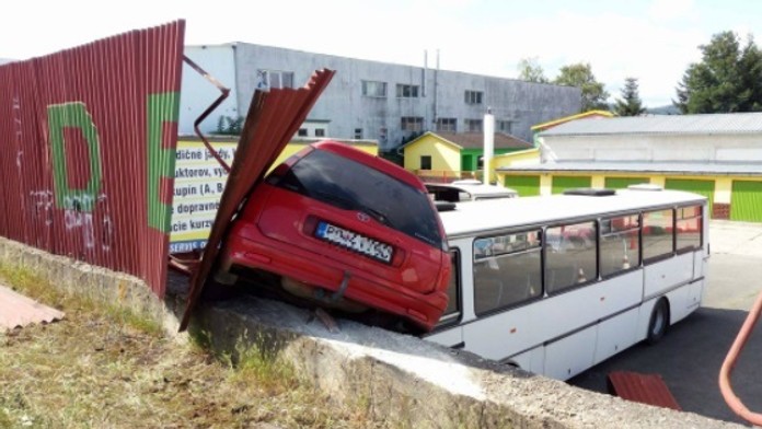 Youtuber havaroval v Prešove.