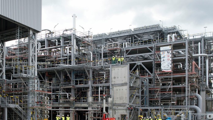 Na snímke prevádzka na výrobu plastov LDPE 4 v areáli rafinérie Slovnaft v Bratislave