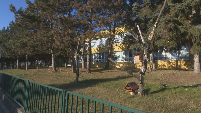 Koronavírus opäť zatvára školy