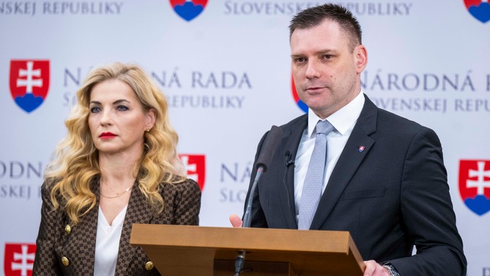 Letenky do USA drahšie ako pre Šimkovičovú? Taraba mal za ne dať vysokú sumu, ten to odmieta