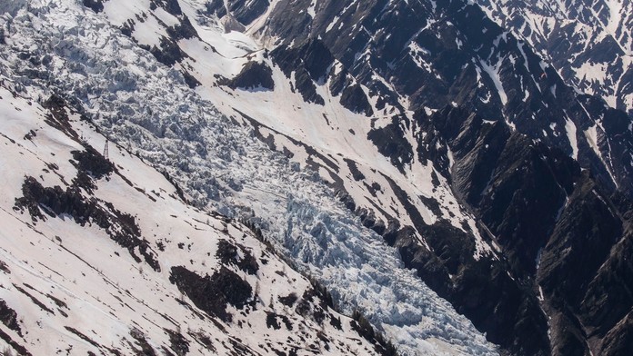 Tragédia vo francúzskych Alpách. Masívna lavína zabila štyroch nórskych lyžiarov