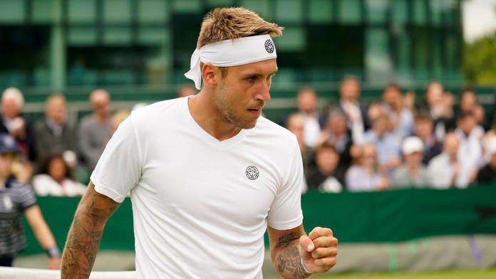 Molčan sa na Wimbledone prebojoval už do 3. kola, Američana Girona zdolal hladko v troch setoch