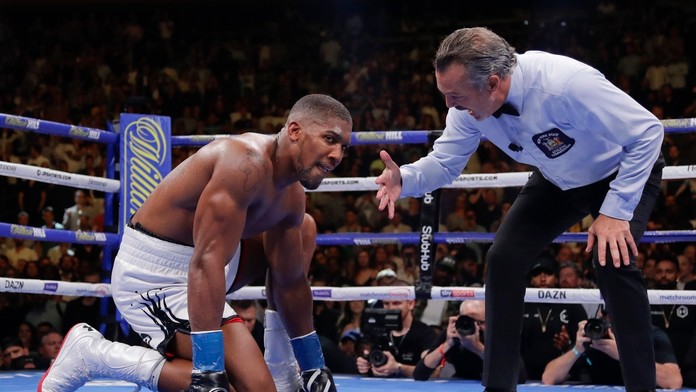 Pohľad do výsadkového člna spojeneckých vojsk pred vylodením na pláži Omaha v Normandii.