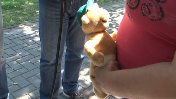 Stará mama nechce o vnučku prísť