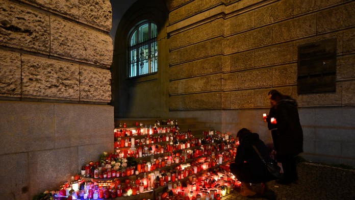 Na Univerzite Karlovej zasadá krízový štáb. Filozofickú fakultu neotvoria ani po Novom roku