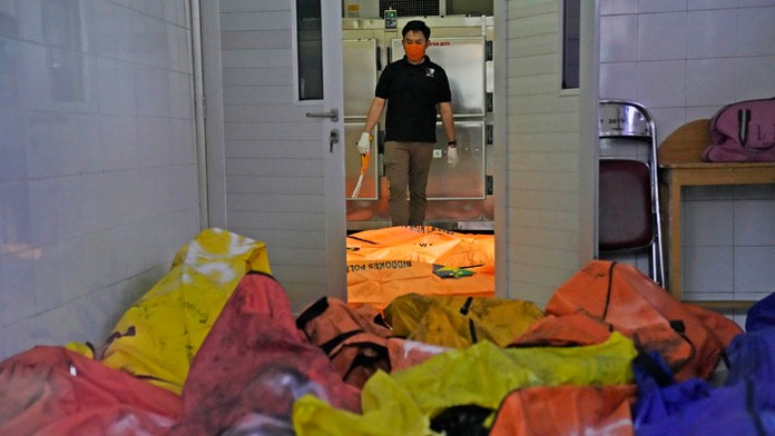 Obete požiaru, ktorý vypukol vo väznici pri Jakarte.