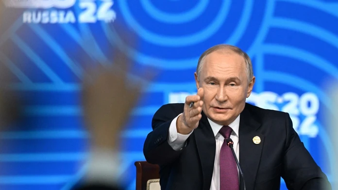 VIDEO: Putin na summite BRICS vysmial novinára z BBC. Obvinenie označil za „totálnu blbosť“