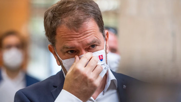 Vodič vrazil do zvodidiel, potom pokračoval v jazde.