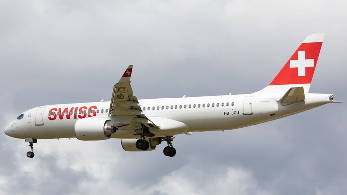 Dym na palube Airbusu. Po núdzovom pristátí v Rakúsku museli ošetriť 17 ľudí