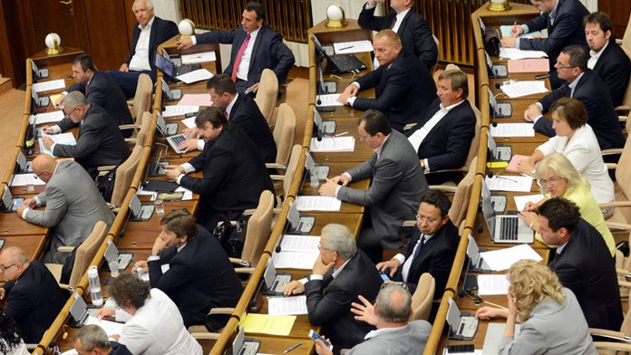 Poslanci v Národnej rade.