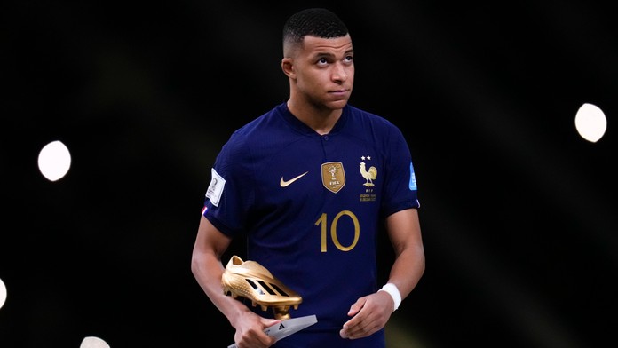 Mbappé sa nikdy neprenesie cez finálovú katarskú prehru. Nie je však dôvod, aby za to trpel klub