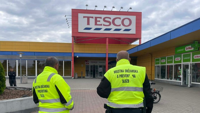 Muž napadol obhajkyňu v supermarkete v Trebišove. Útok skrutkovačom nám opísala svedkyňa