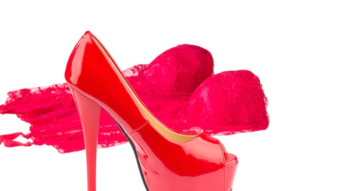 Lodičky a sexy bielizeň - toto muži milujú na ženách, ale nesmie sa to preháňať.