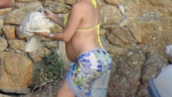 Kate Hudson oddychuje na gréckom ostrove.