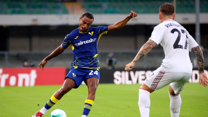 Serie A: Cremonese opäť bodovalo, Hellasu chýbal zranený Suslov. Janov ratoval remízu