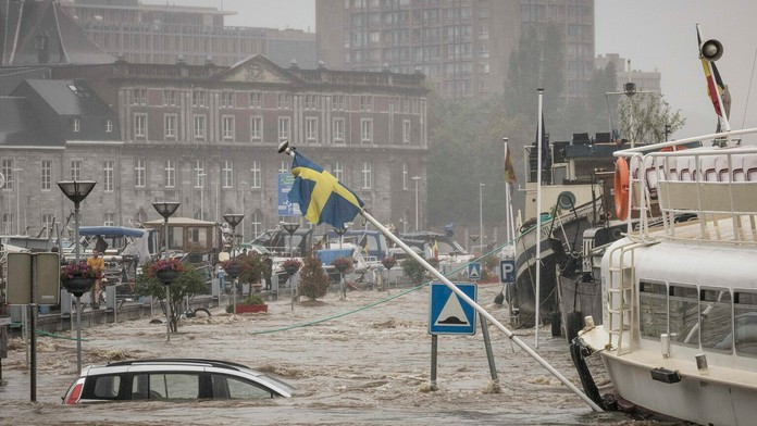 Povodne na rieke Mása v belgickom Liege.