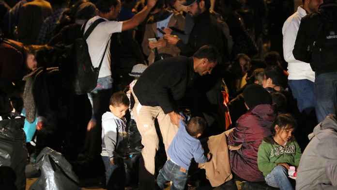 Na hraničnom priechode Nickelsdorf zaznamenali za nedeľu príchod celkovo 10.256 ľudí.