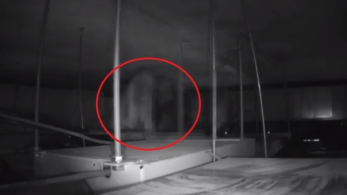 Zdrogovaný muž vo ventilačnej šachte.