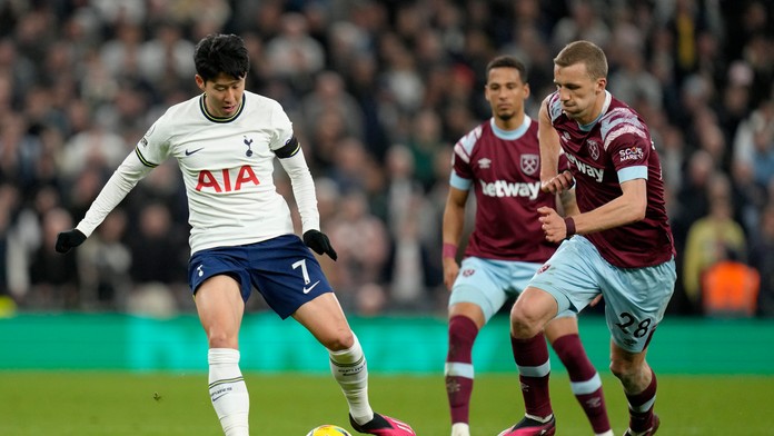 Tottenham zvládol bitku o Londýn a je späť v top štvorke, Rashford na nezastavenie