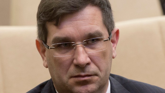 Dara Rolins zozadu a v tango nohavičkách. Táto erotika potrebuje cenzúru!