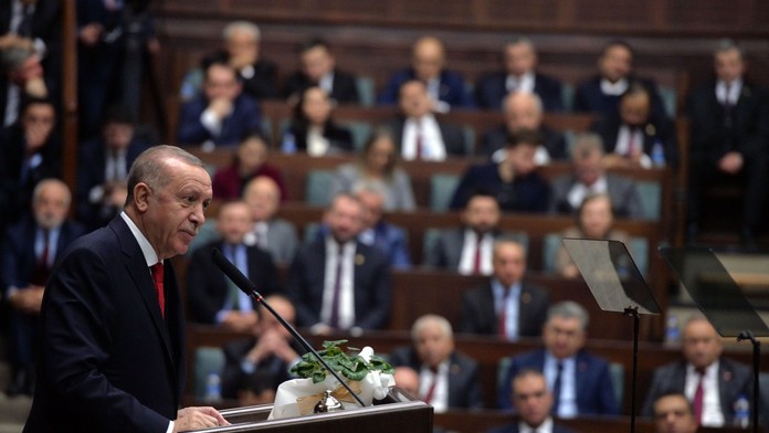 Recep Tayyip Erdogan v tureckom parlamente