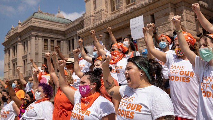 Ženy protestujú proti zákonu o interrupciách.
