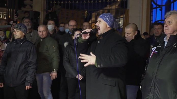 Marian Kotleba prišiel na protest bez rúška.