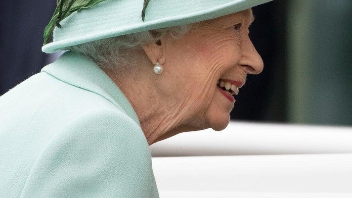 Kráľovná Alžbeta II..