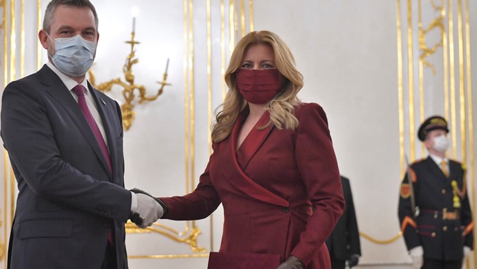 Peter Pellegrini podal do rúk prezidentky Zuzany Čaputovej demisiu za celú svoju vládu.