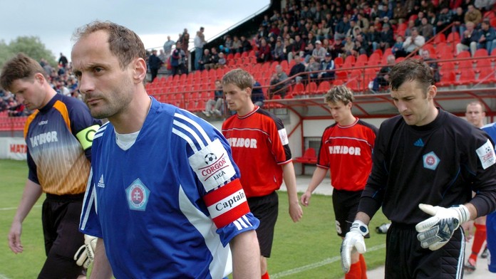 Keď Slovan nemal peniaze, tréner nás poslal kradnúť paštéty. Prišiel Hamšík, no hrávali sme na dedinách