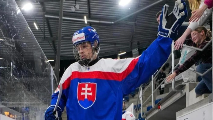 Slovenský hokejista Juraj Pekarčík.