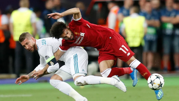 Incident, pri ktorom sa zranil Mohamed Salah.