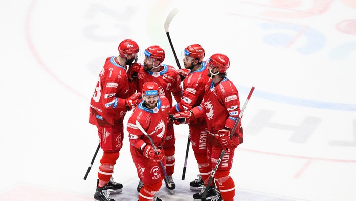 Třinec za víťazstvom v Lige majstrov potiahli Hudáček s Daňom. Dôvod na radosť mal i Studenič