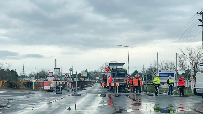 Uzavretý most v bratislavskej Vrakuni