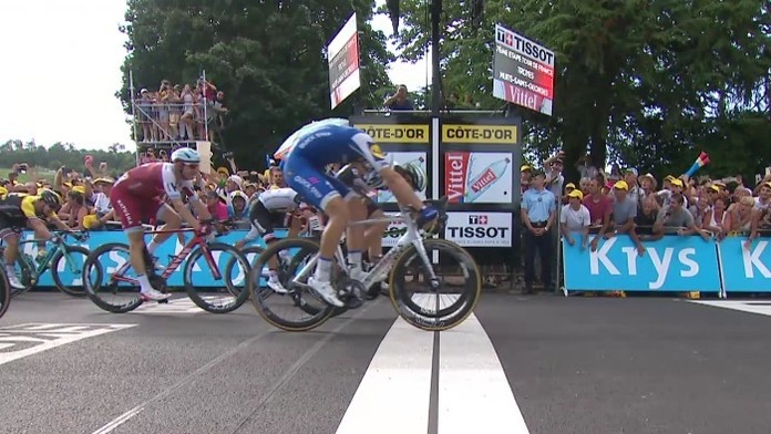 Marcel Kittel o tesne vyhral 7. etapu Tour de France 2017.