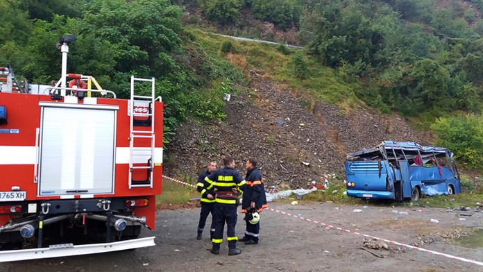 Bulharský autobus, ktorý havaroval neďaleko mesta Svoge.