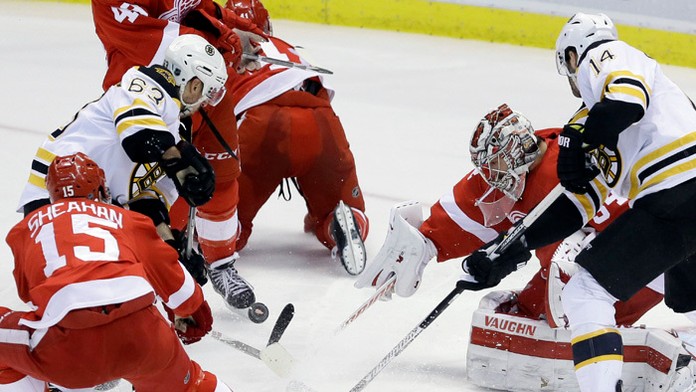 Hokejisti Detroitu Red Wings zdolali v noci na pondelok v zámorskej NHL Boston Bruins.