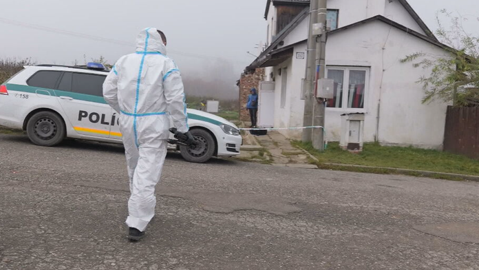 Dieťa, ktoré bodol strýko dvakrát do hlavy, je naďalej hospitalizované